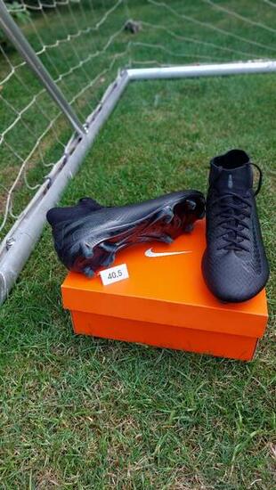 Tussen Particulieren - Voetbalschoenen Nike