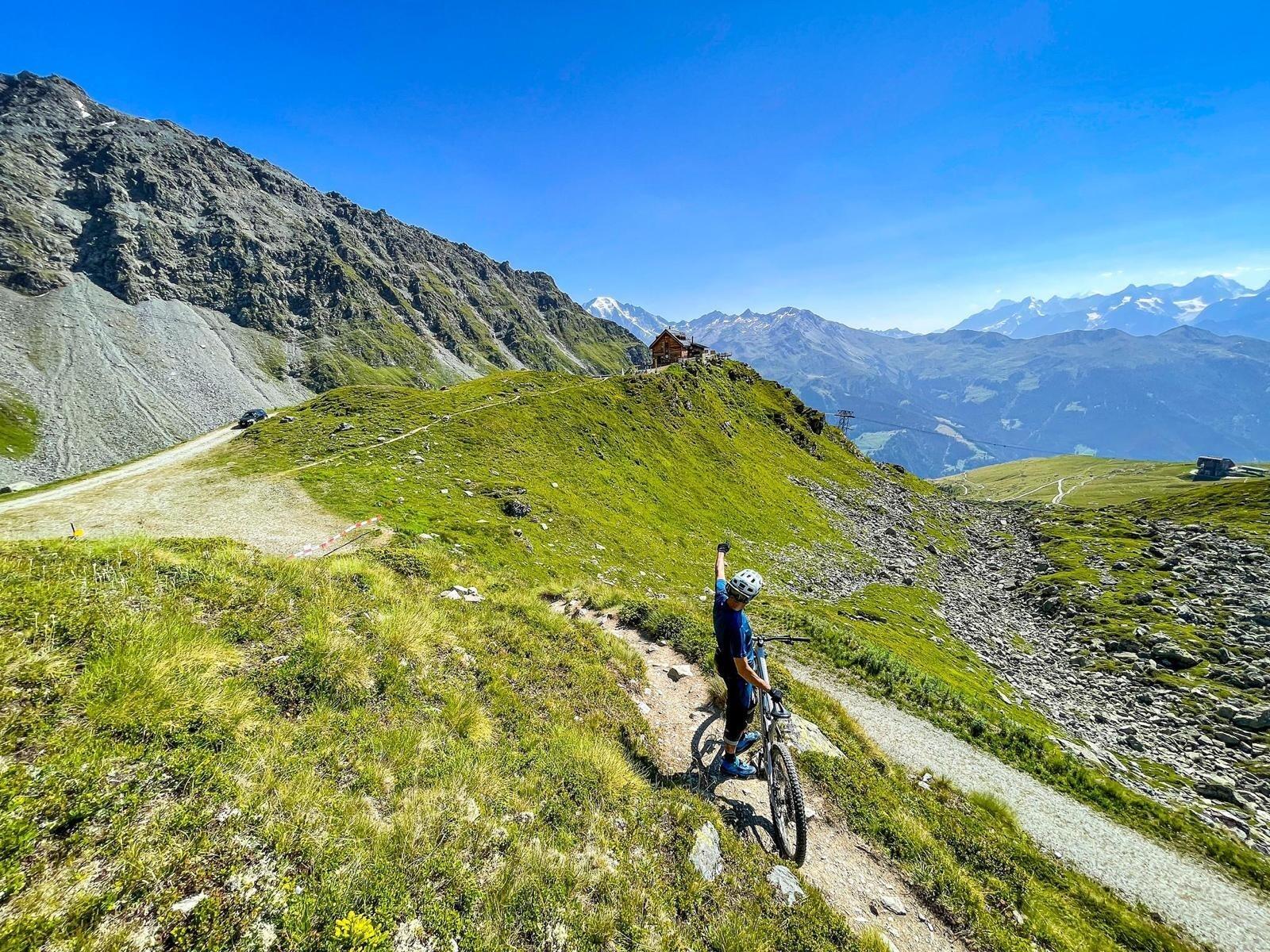 DECATHLON TRAVEL picture