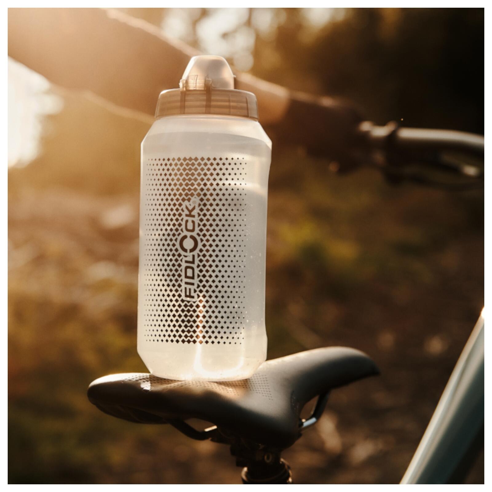 TWIST bottle 750 compact Solid Black + bike base 3/4