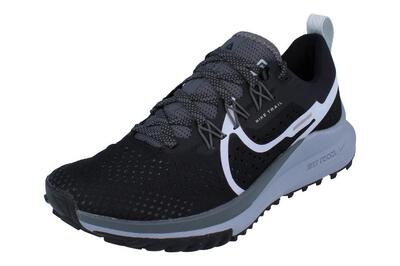 Schoenen om hard te lopen voor vrouwen nike react pegasus trail 4