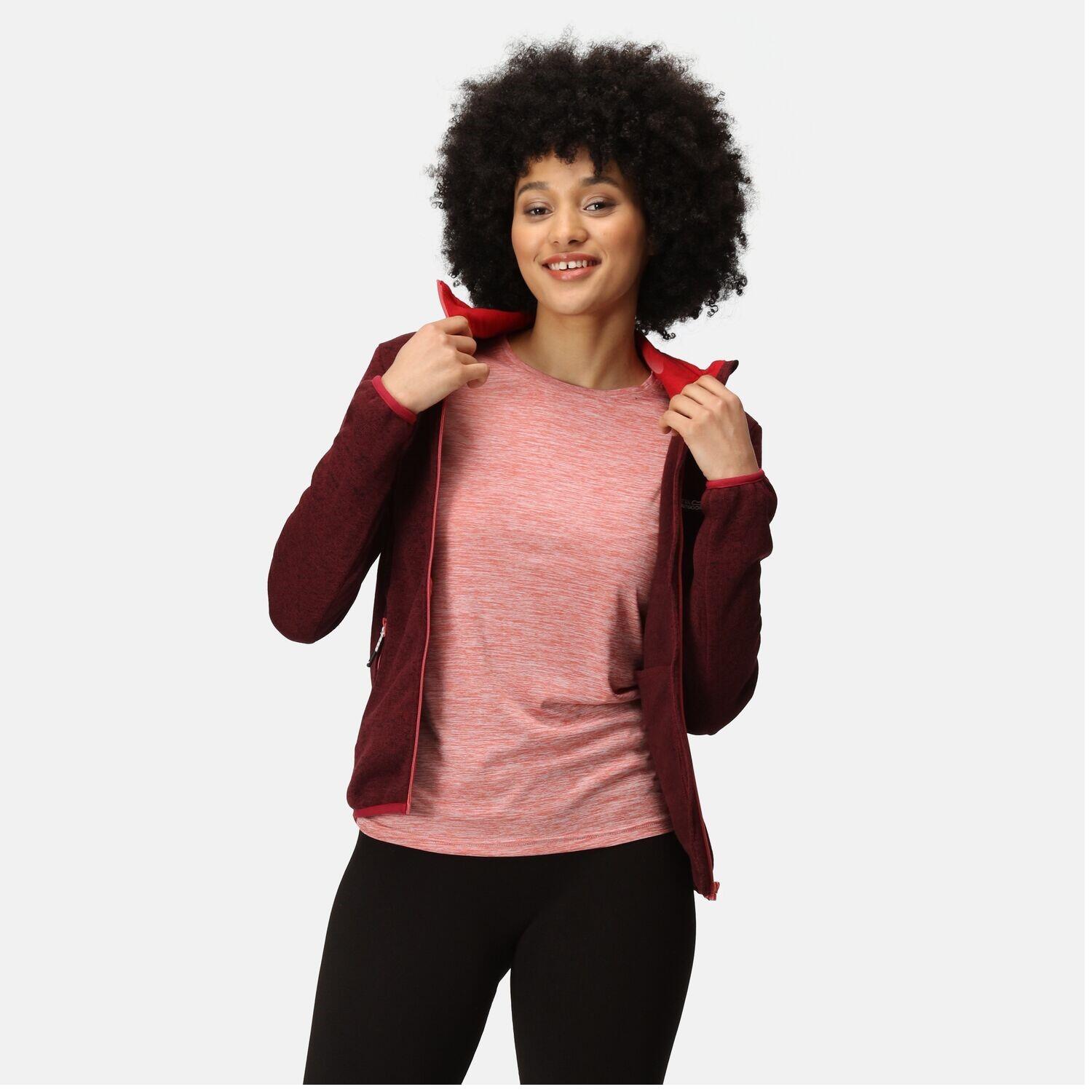 Camiseta de manga larga para mujer Regatta Newhill en color rojo 5/6