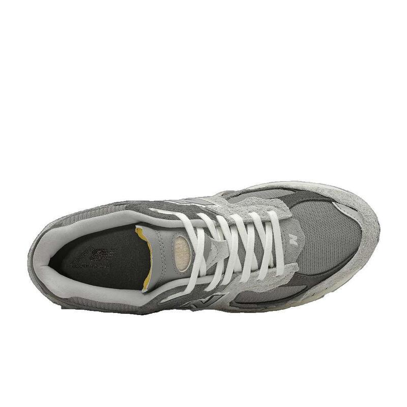 Sportschoenen Mannelijk New Balance 2000R Grijs