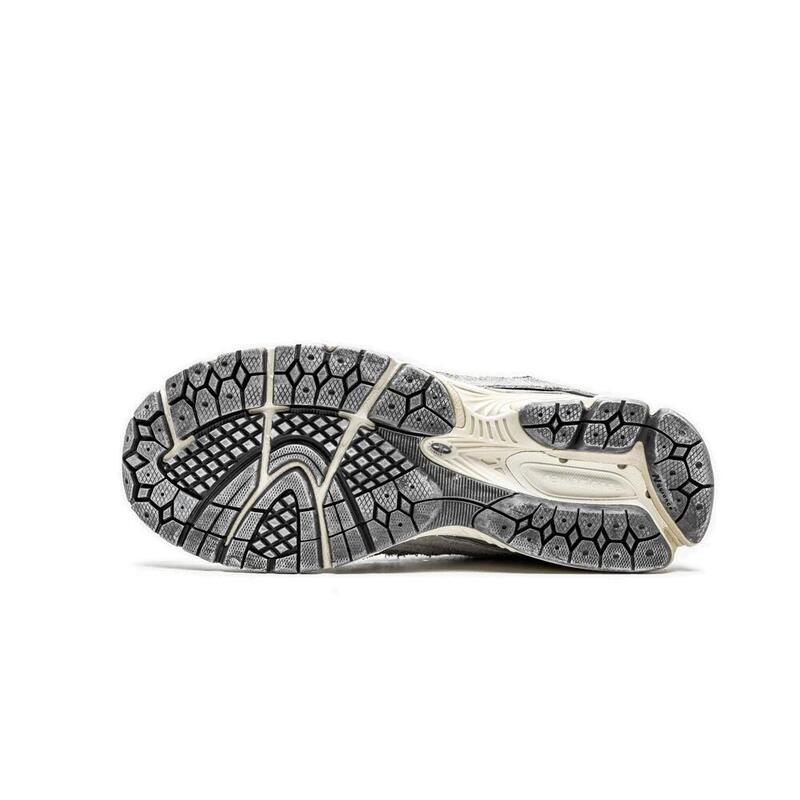 Sportschoenen Mannelijk New Balance 2000R Grijs
