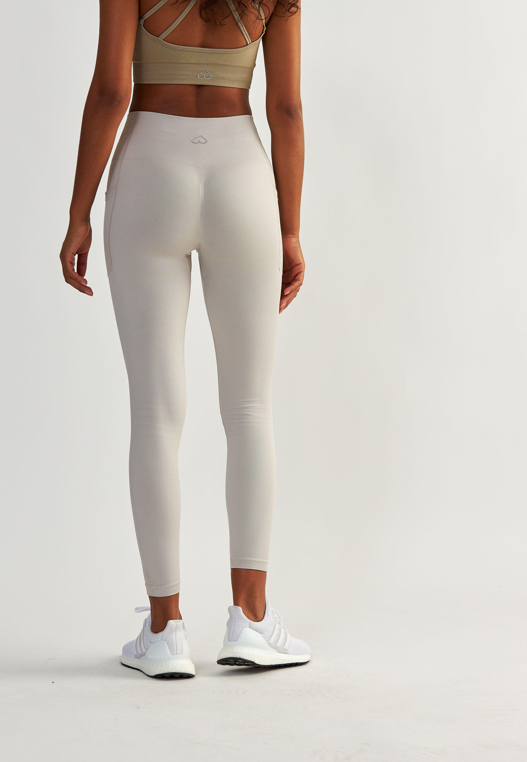 Legginsy fitness damskie Beshaped Lift Me Up z kieszeniami 5/8