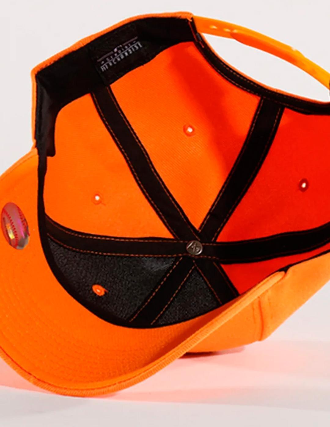 Chapeau pour hommes 47 marque orange. 3/3