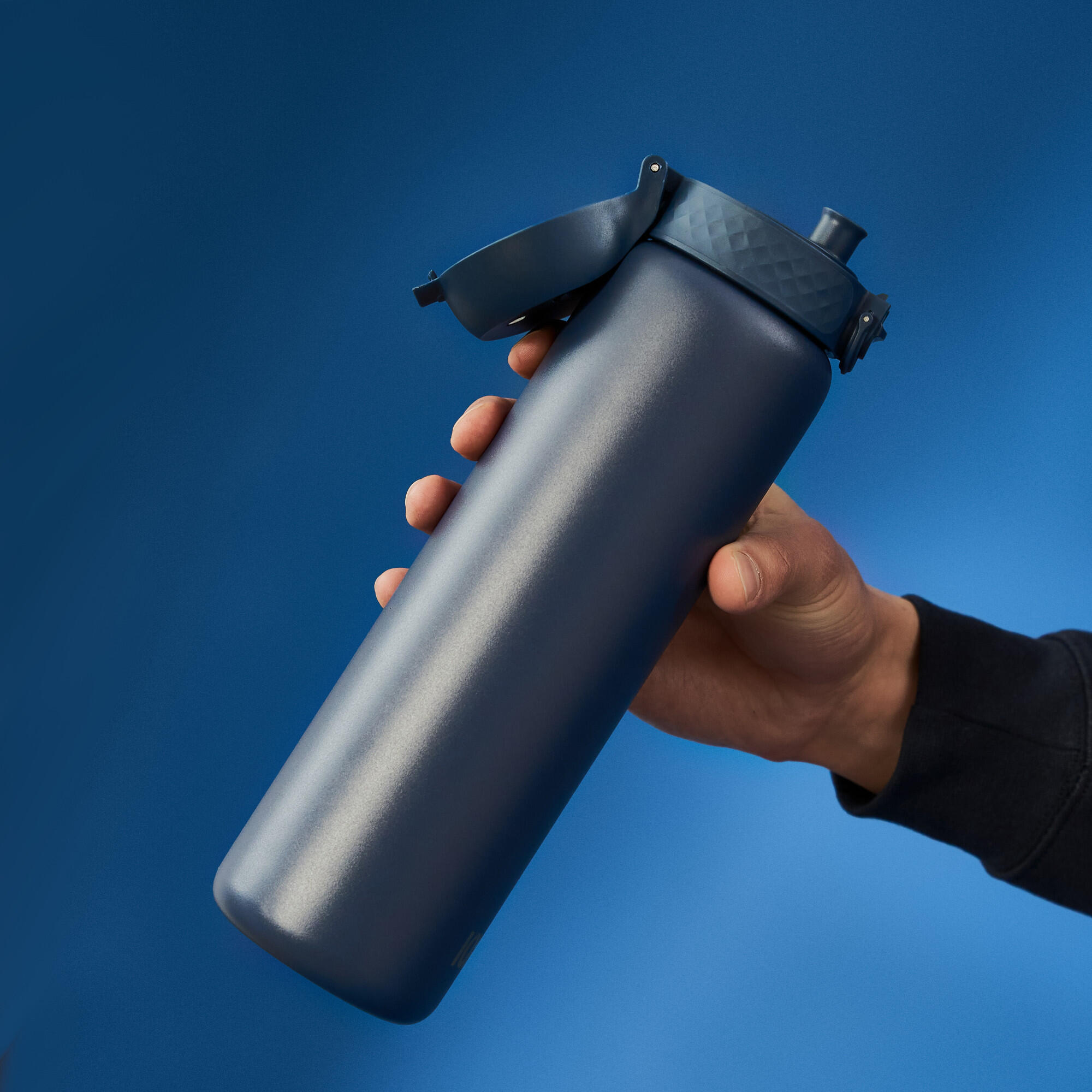 Nerezová láhev ION8 Ash Navy 1200 ml 3/7