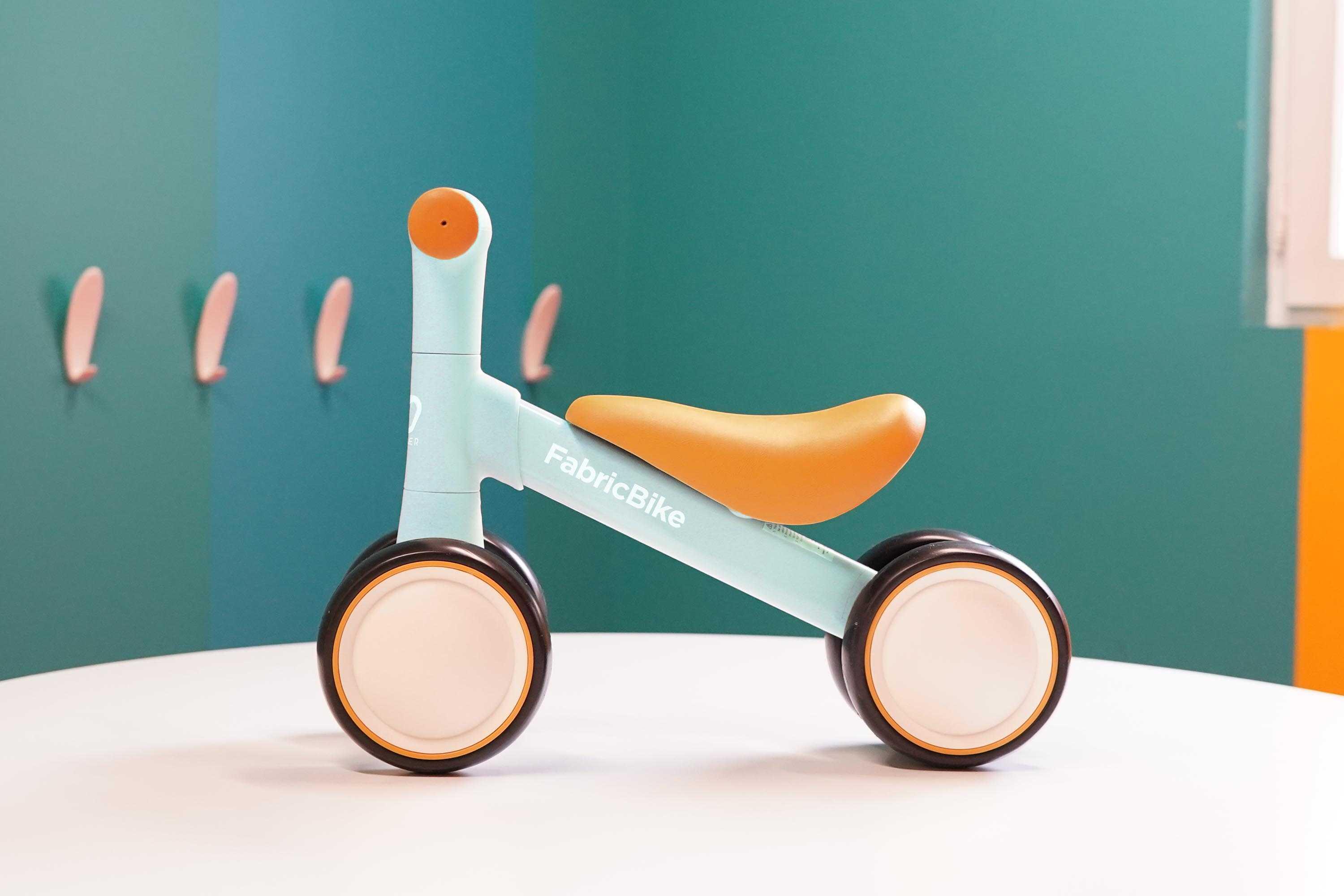 Walker - Vélo bébé sans pédales 10-24 mois, 4 roues. Blue 4/4