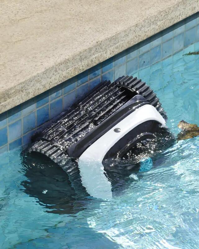 Robot de Piscine Sans Fil Wybot C1 - Nettoyage du Fond, des Parois 2/5