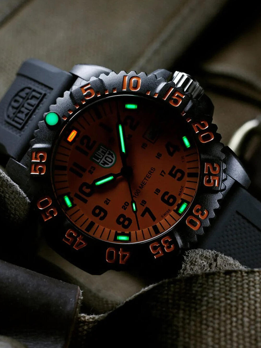 Luminox X2.2059.1, Quartz, 44mm, 10ATM 4/5