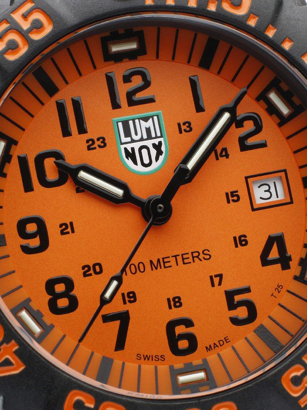 Luminox X2.2059.1, Quartz, 44mm, 10ATM 3/5