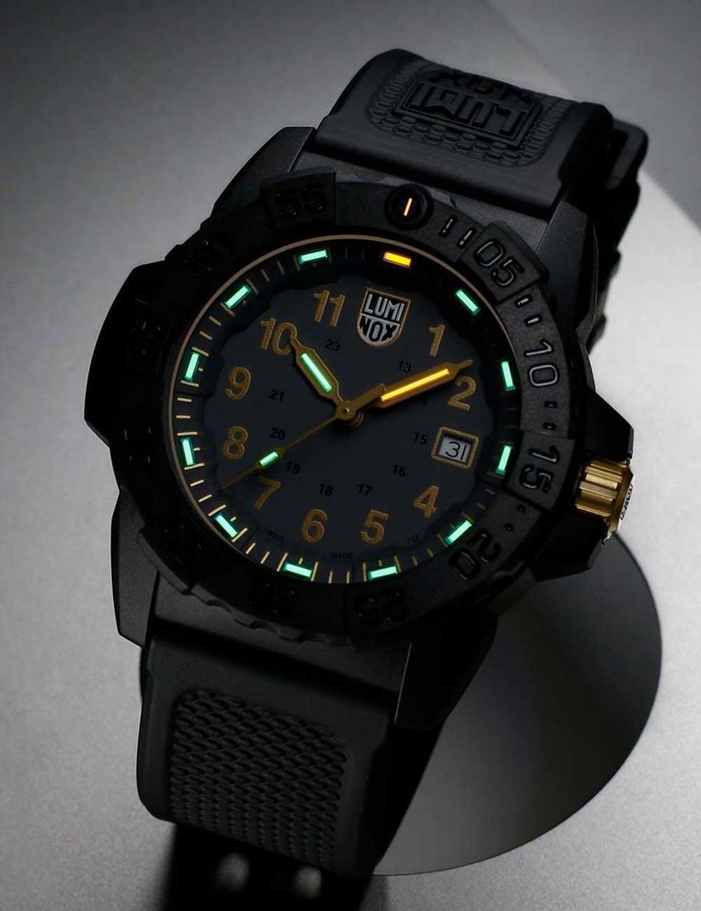 Luminox XS.3508.GOLD, Quartz, 45mm, 20ATM 3/5