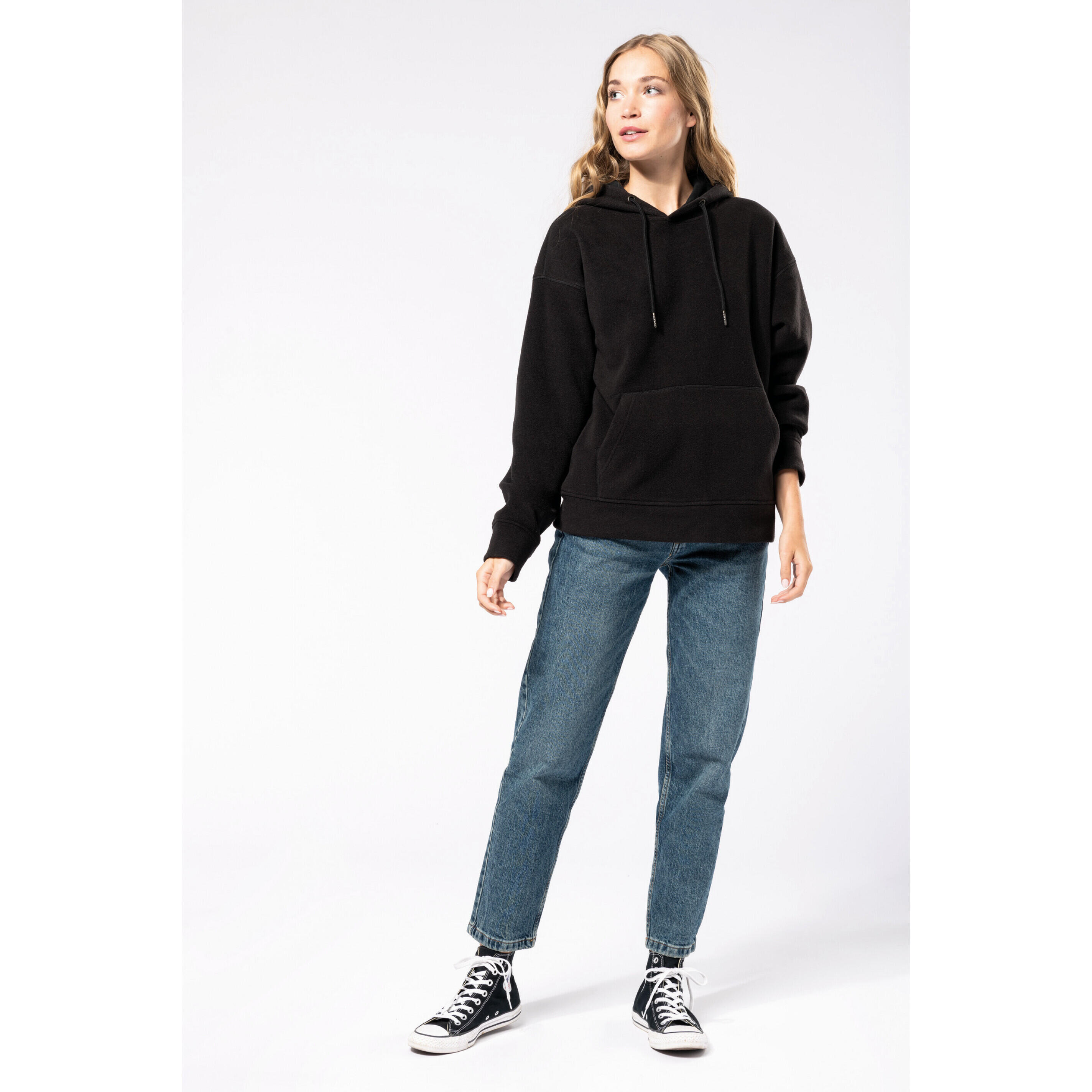 Sweatshirt à capuche oversize en micropolaire recyclée Kariban 4/7