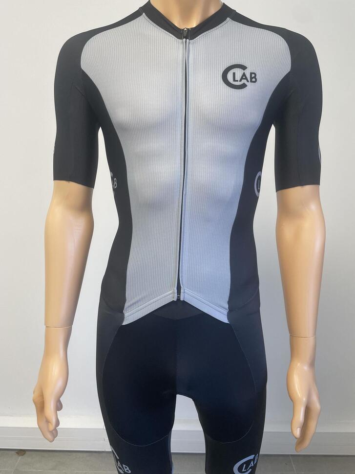 Kombinezon triathlonowy na długi dystans