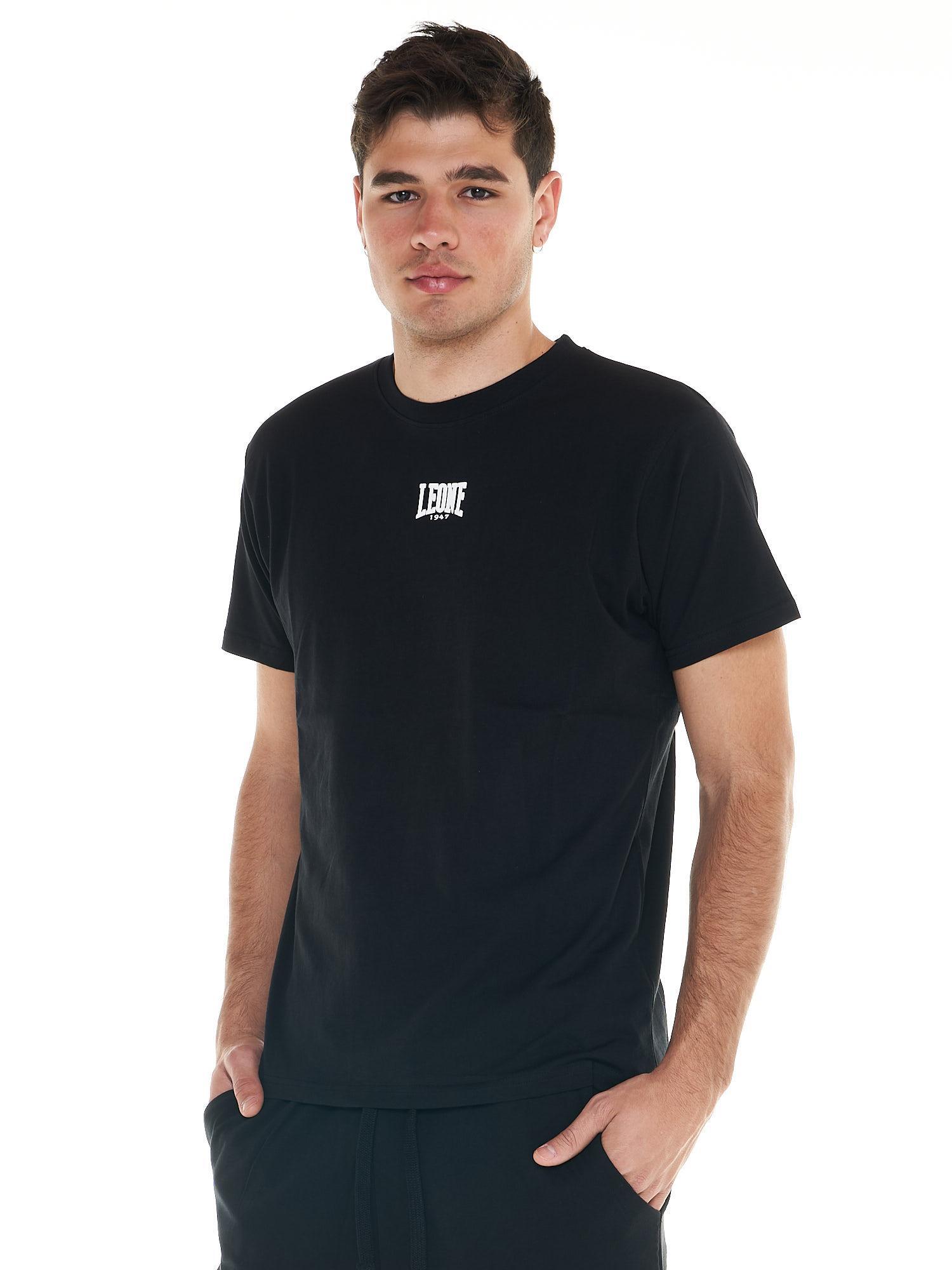 Conjunto masculino completo composto por camiseta e shorts Leone Basic 3/7