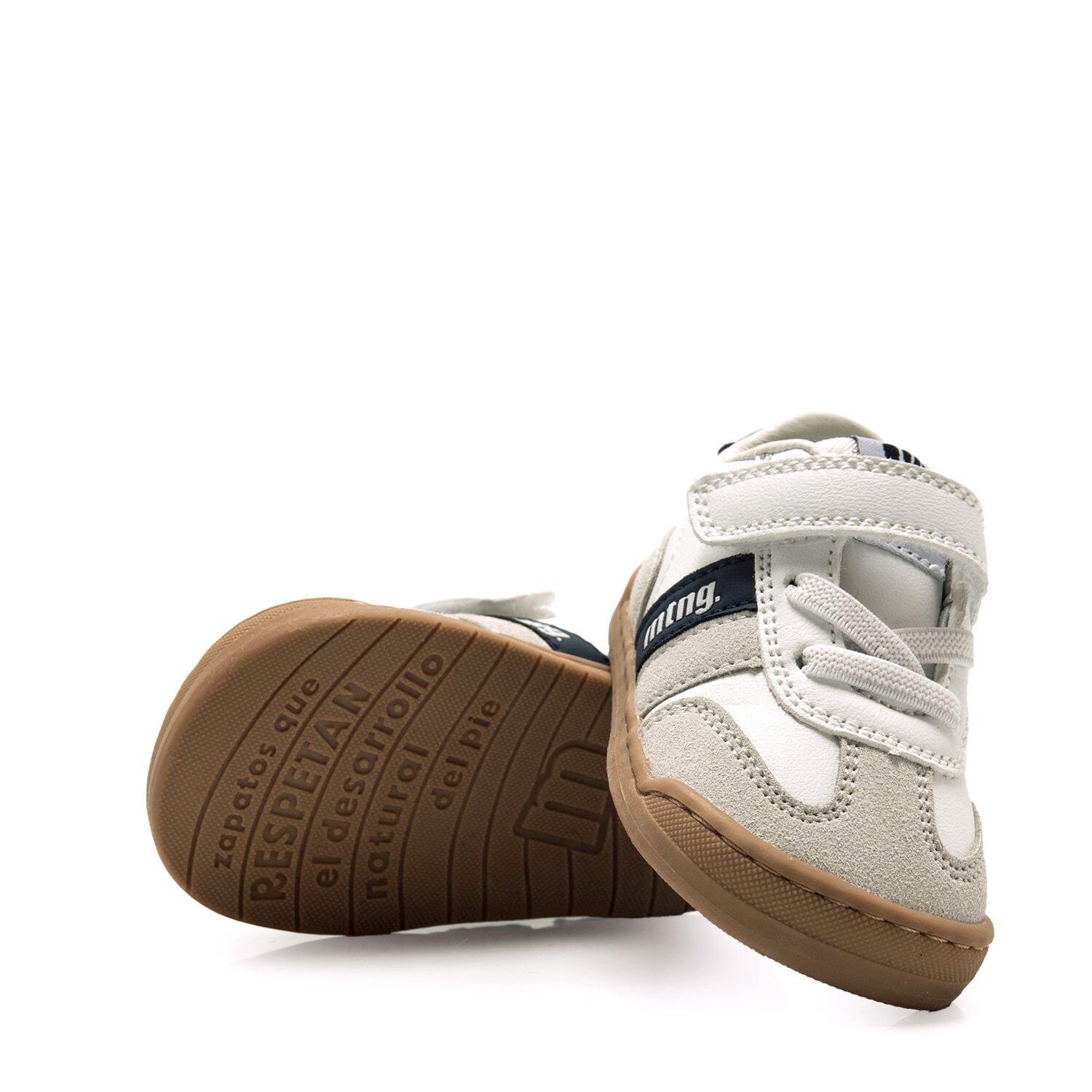 Schoen Mustang model 49060-C58021 voor baby 6/7