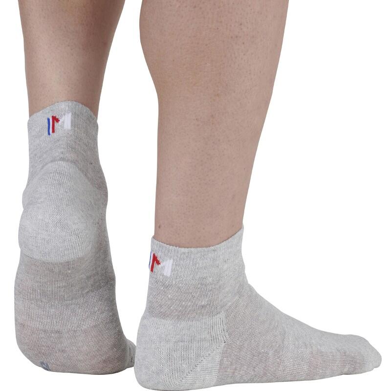Chaussettes basses en lin et coton. 4/5