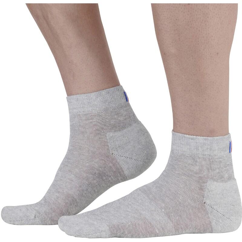 Chaussettes basses en lin et coton.