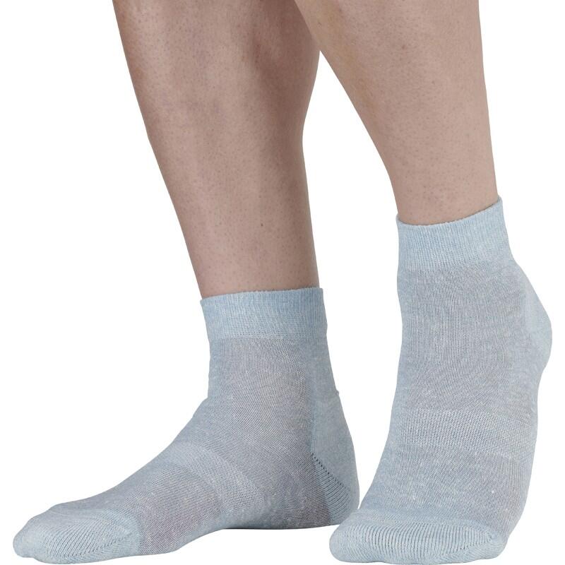 Chaussettes basses en lin et coton.