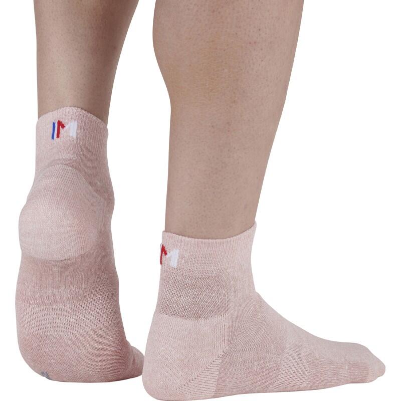 Chaussettes basses en lin et coton. 4/5