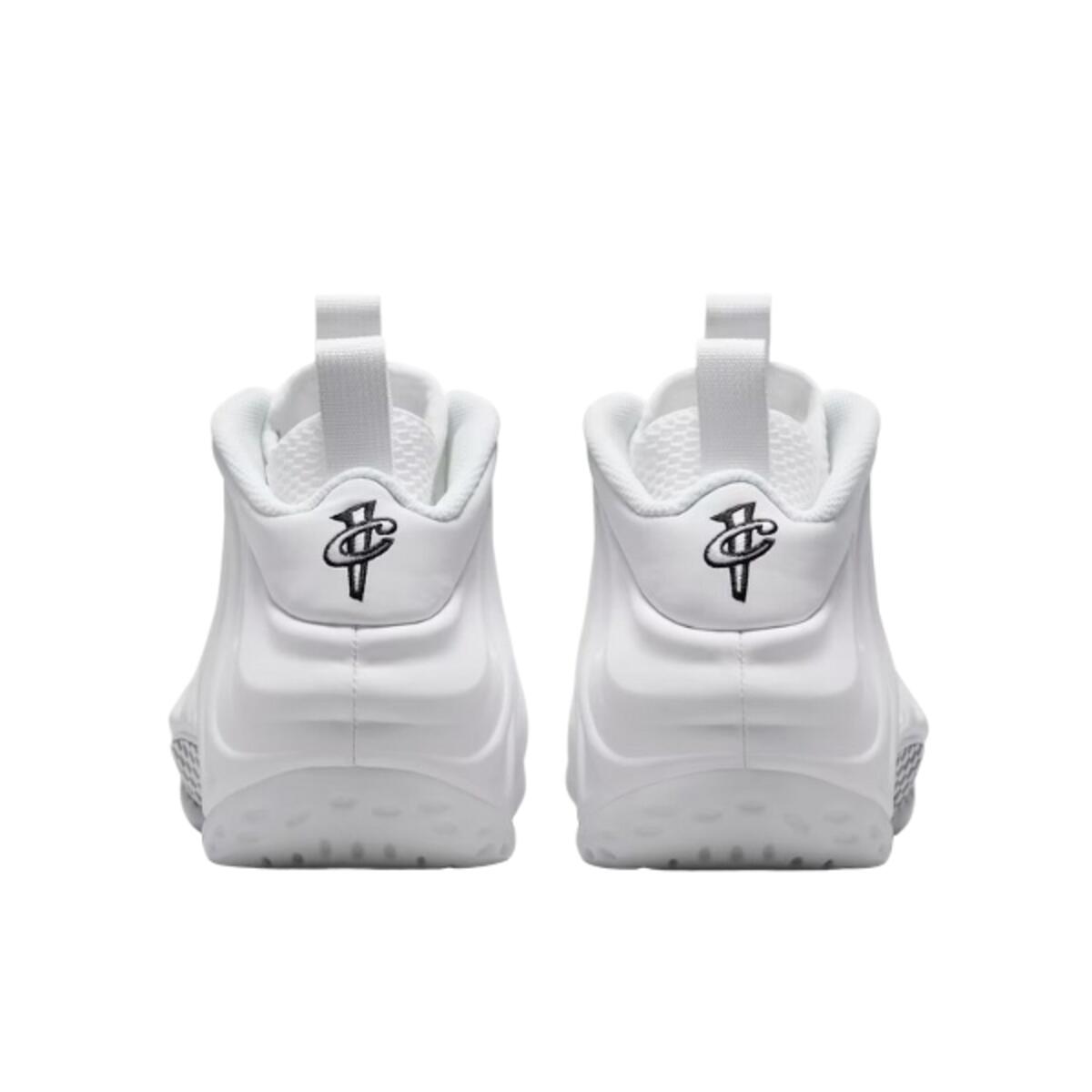 Chaussures  Air Foamposite One Triple White 3/4