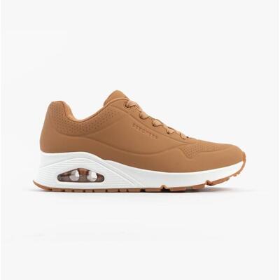 Zapatillas de la marca Skechers Uno Stand On Air para mujer en color beige.