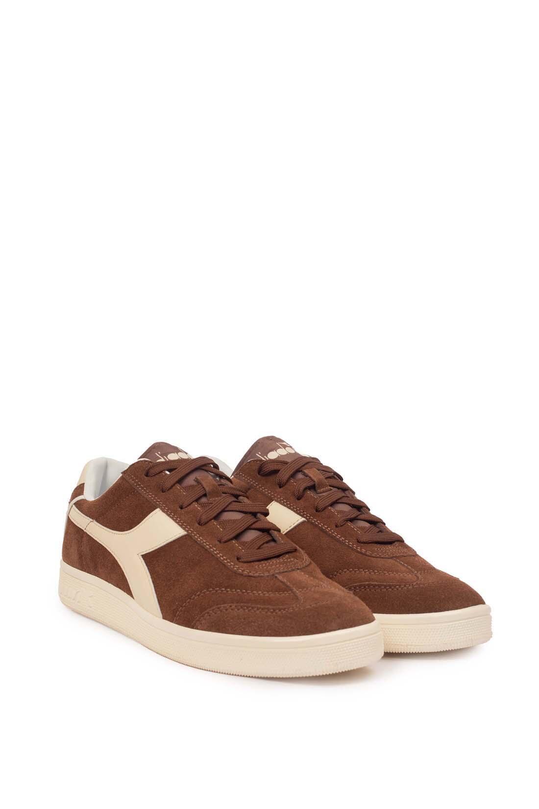 DIADORA picture