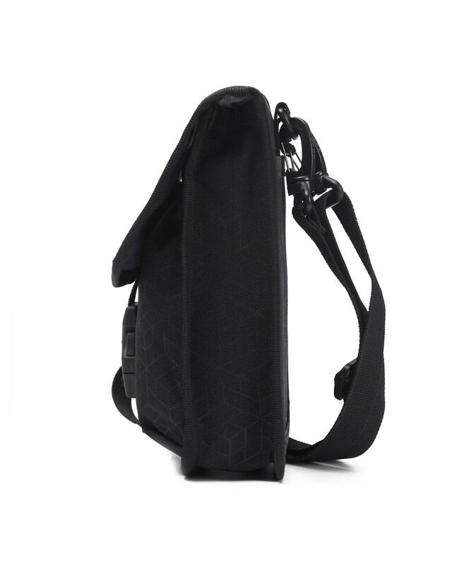 CATERPILLAR CAT Rhett Utility Bag 84717 – Black Heat Embossed 478 3/3