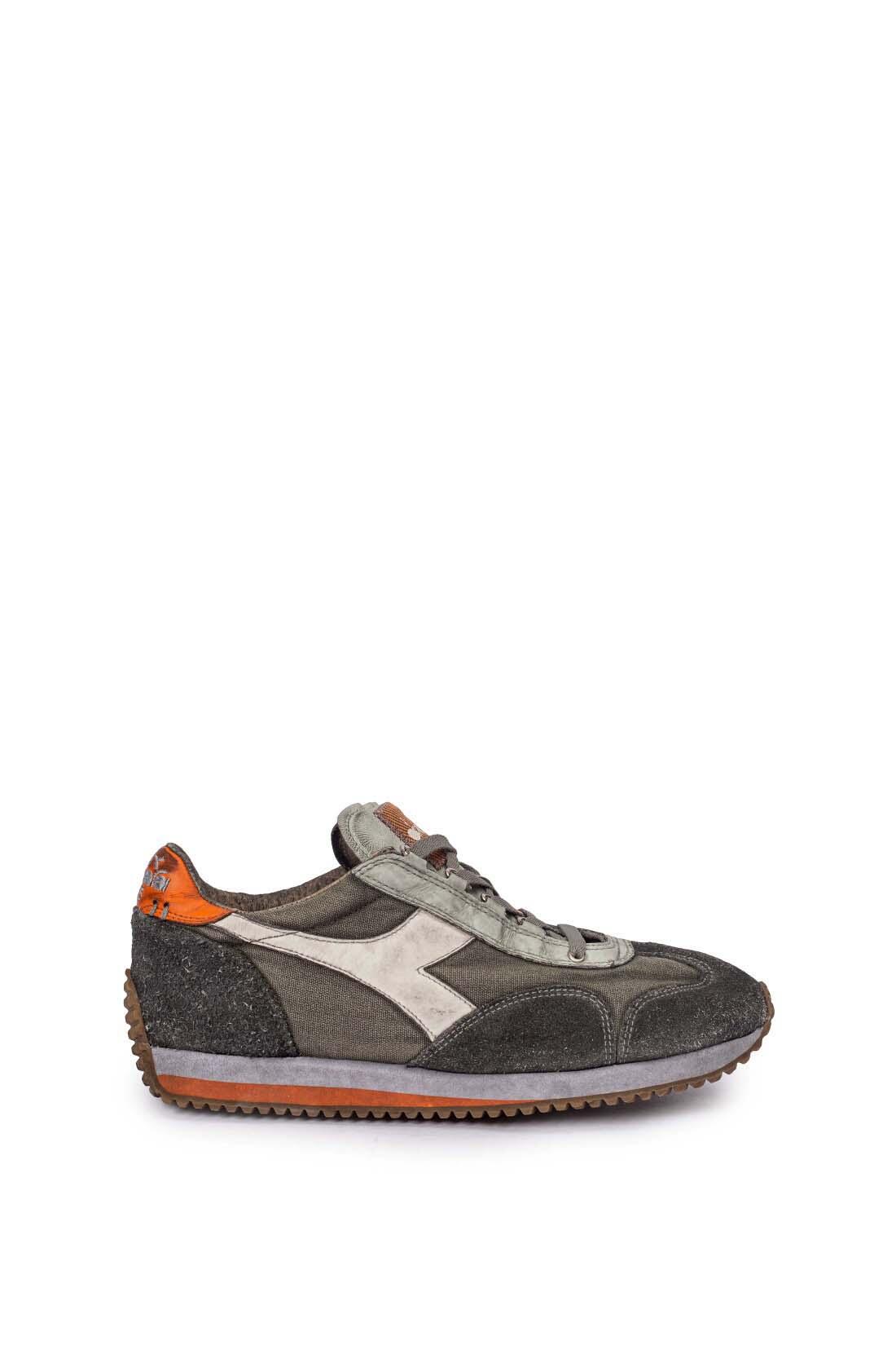 DIADORA picture