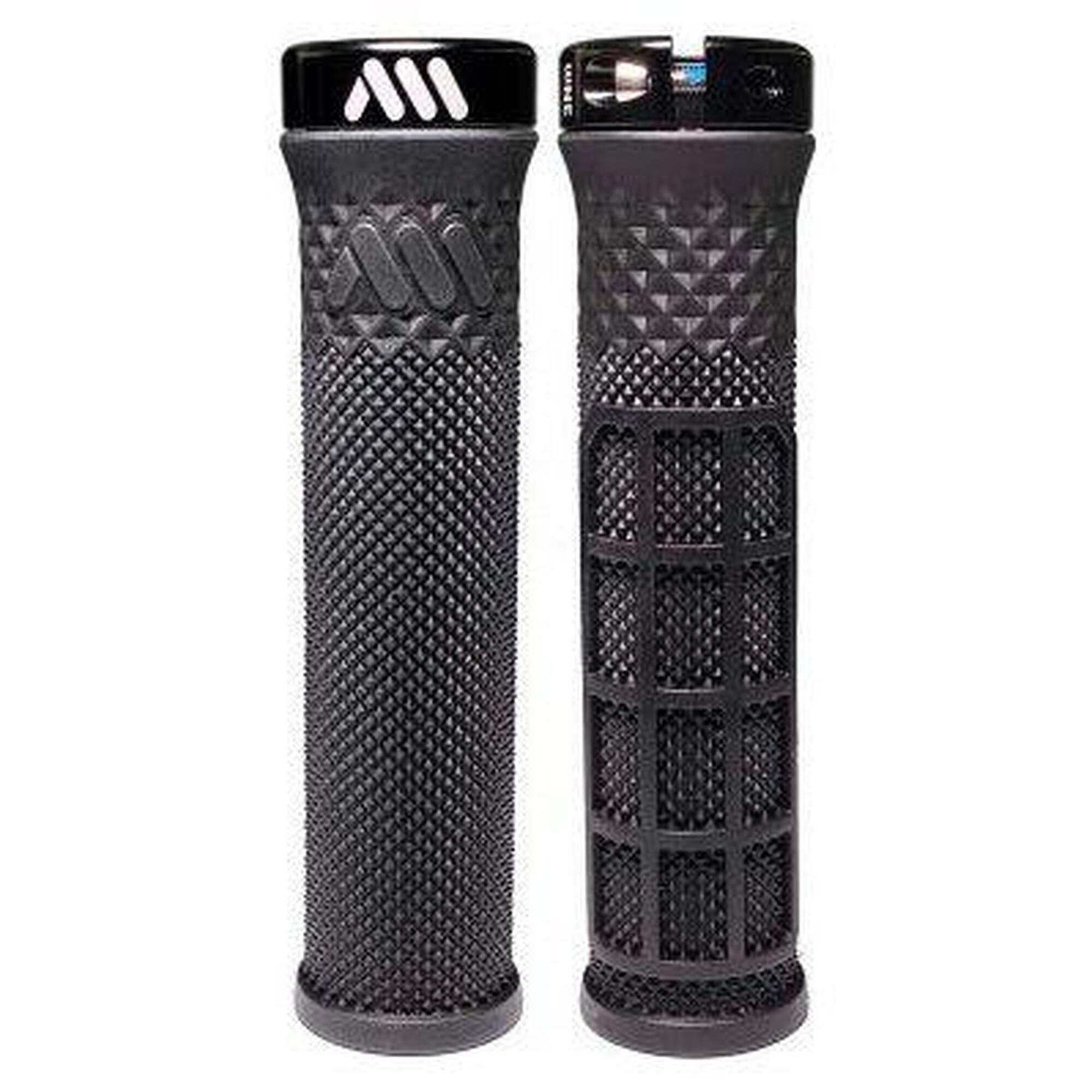 Paire de Grips All Mountain Style Cero Noir      2890€ 3200€ -9%    * La vente débute le 03/07/2025    ALL MOUNTAIN STYLE Paire de Grips All Mountain Style Cero NoirCe produit est uniquement disponible en magasin.   