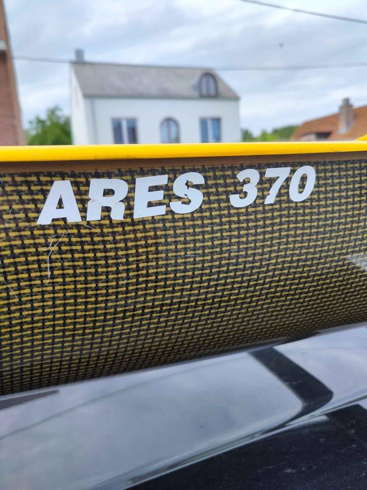 Entre Particuliers - Kayak de compétition "plastex" K1 Ares 370 4/6
