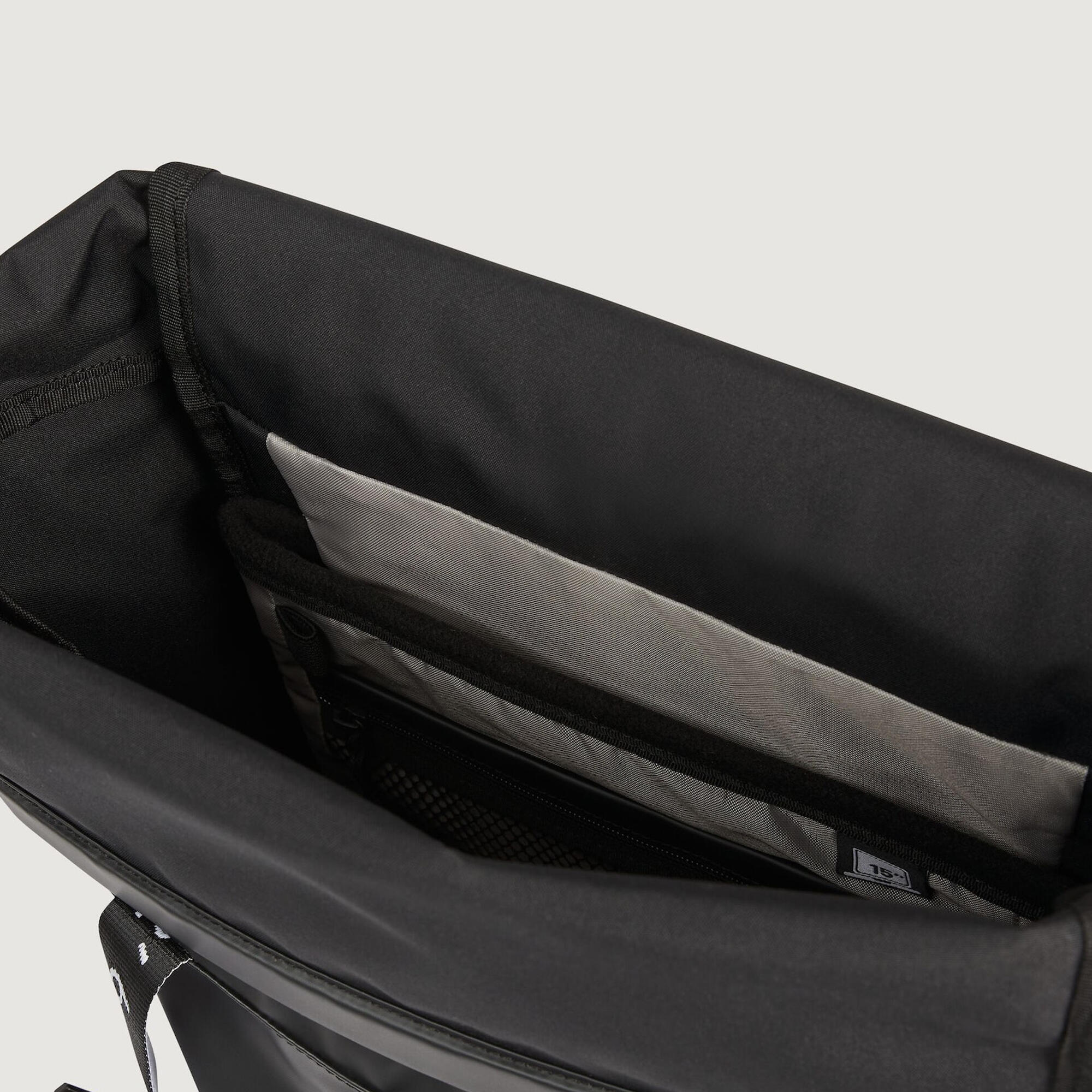 Kathmandu Amphi 18Lt Roll Top Back Pack 5/5