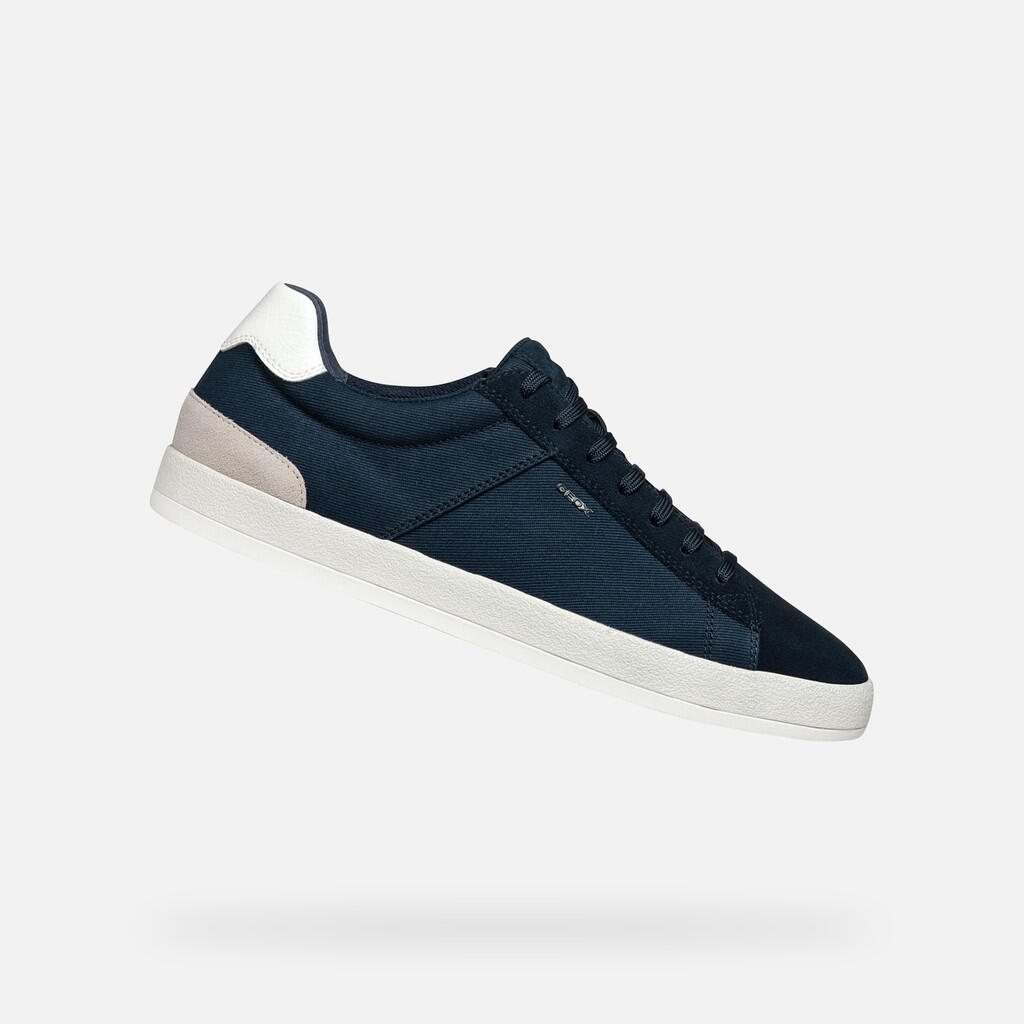 bleu marine.