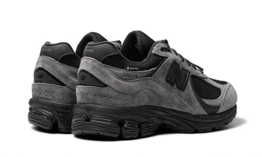 2002R Gore-Tex Charcoal JJJJOUND 2/3