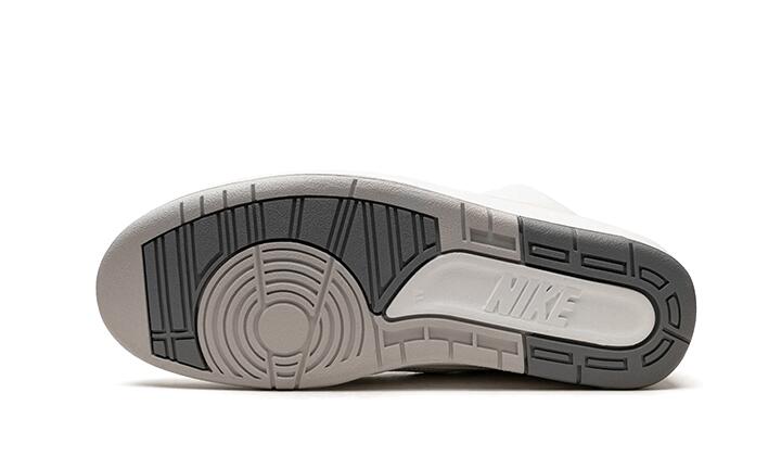Air Jordan 2 Cement Grey 3/3