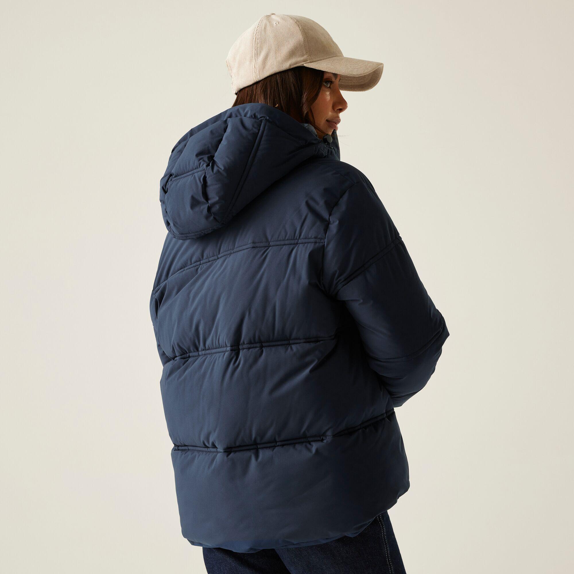 Veste Roxienne matelassée isolante à capuche déperlante pour femme 2/7
