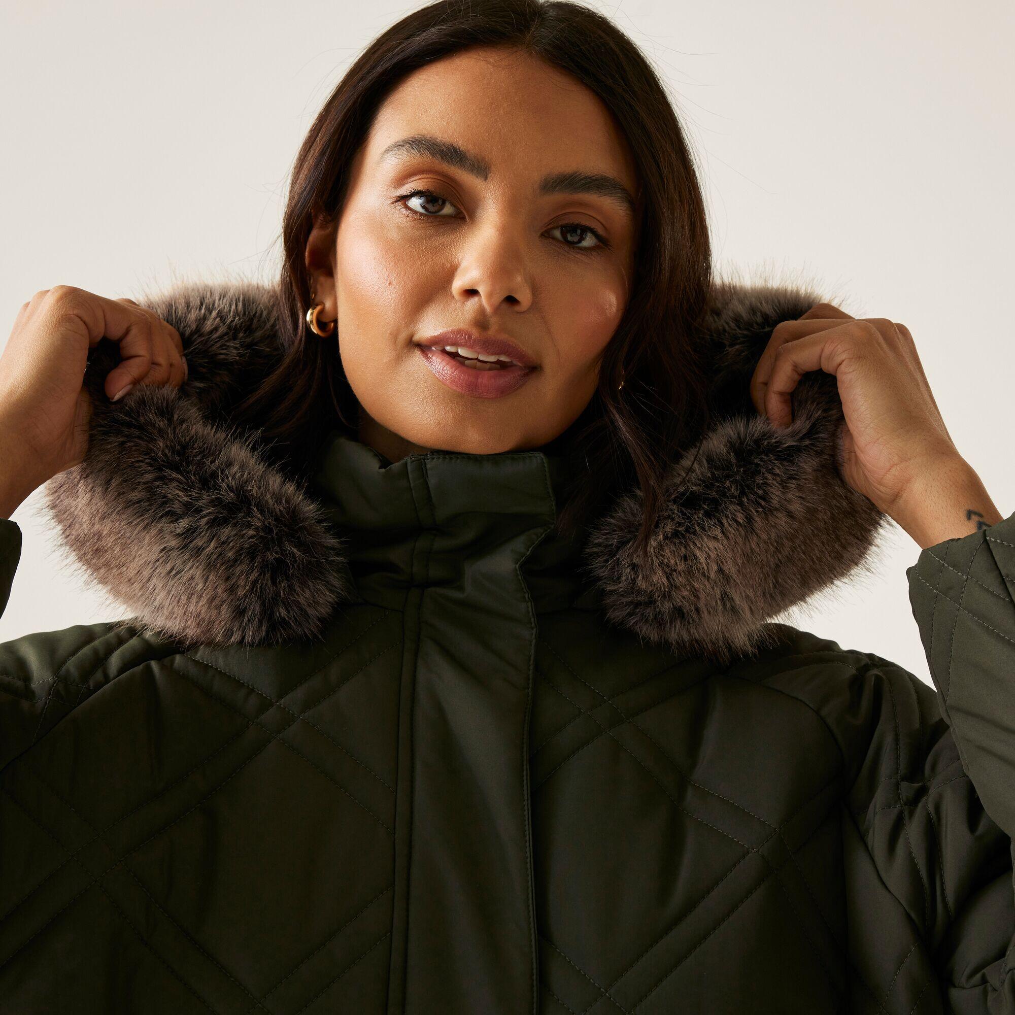 Veste Freyla matelassée isolante à capuche déperlante pour femme 6/7