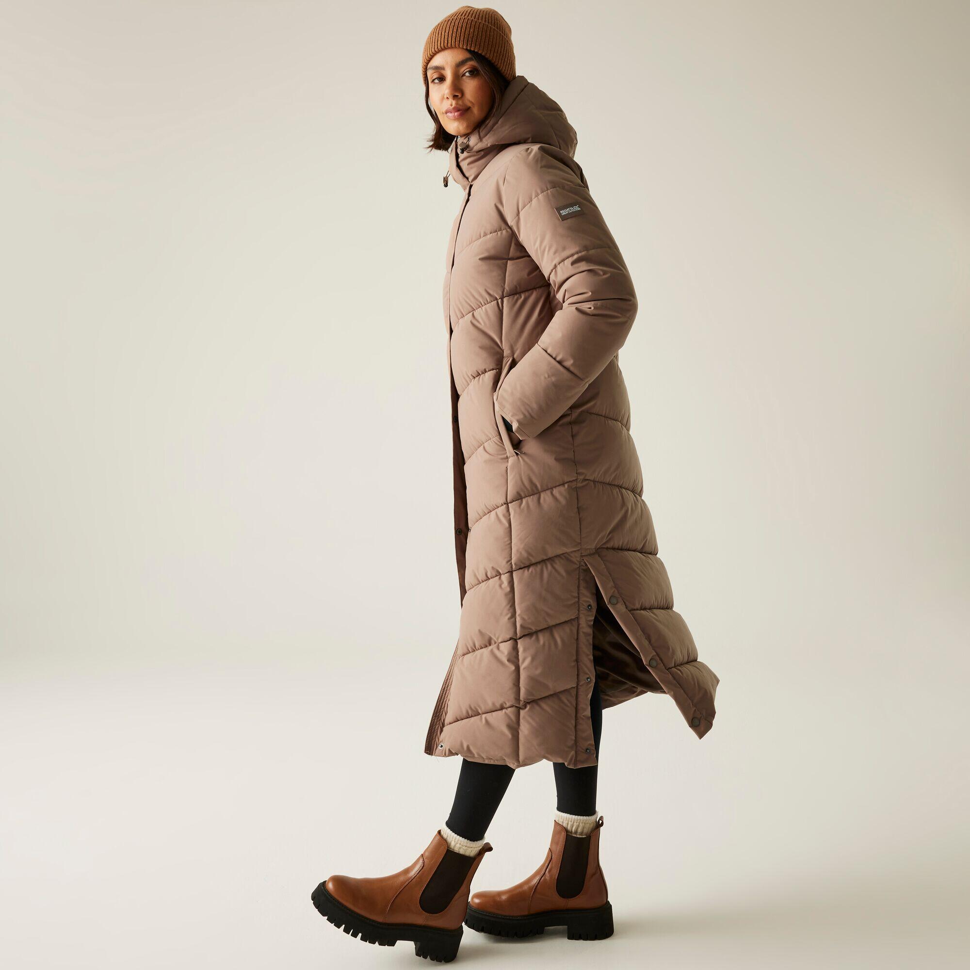 Veste Eloria longue matelassée isolante à capuche pour femme 7/7