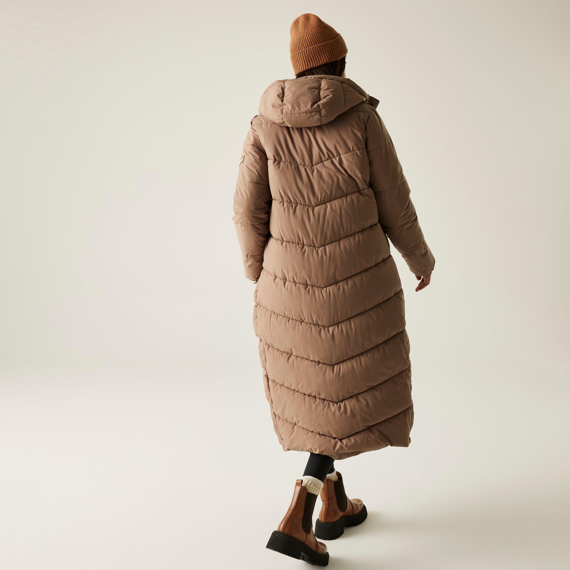Veste Eloria longue matelassée isolante à capuche pour femme 2/7
