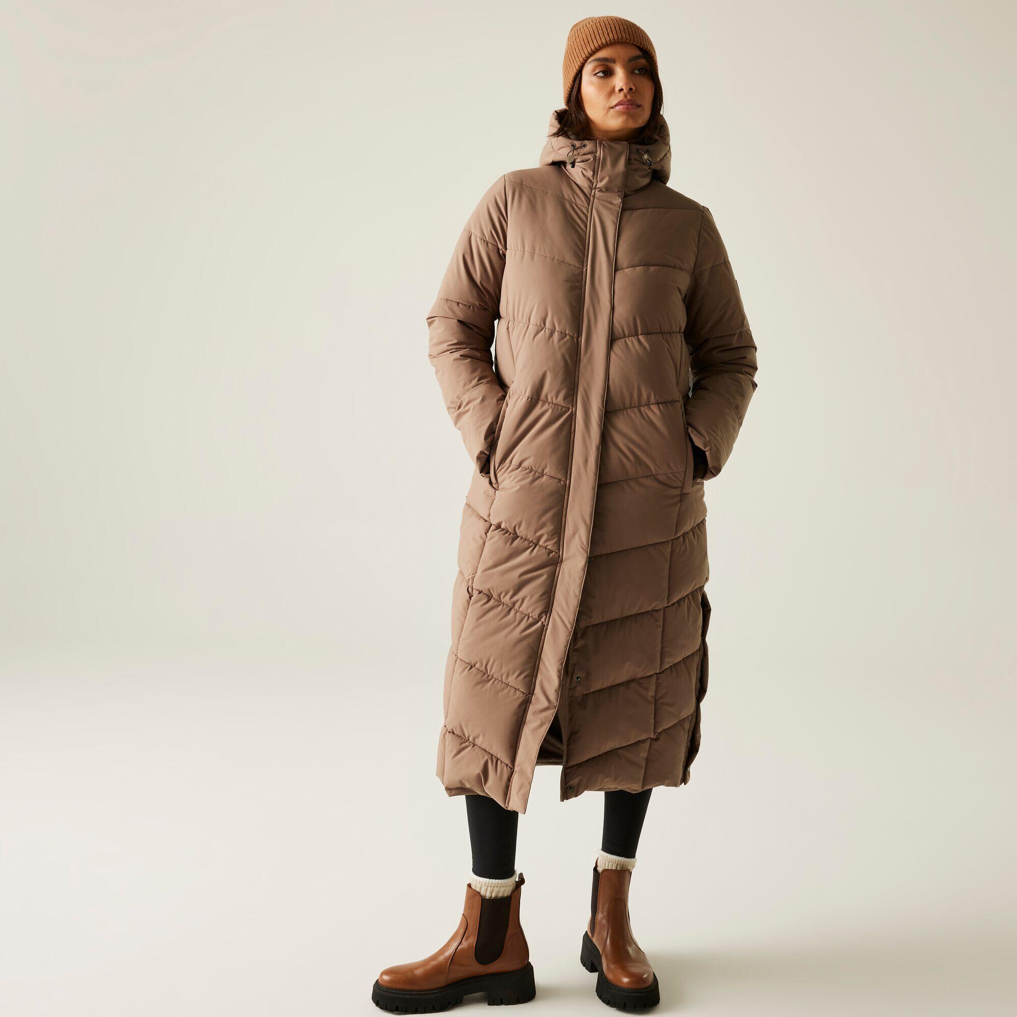 Veste Eloria longue matelassée isolante à capuche pour femme 3/7