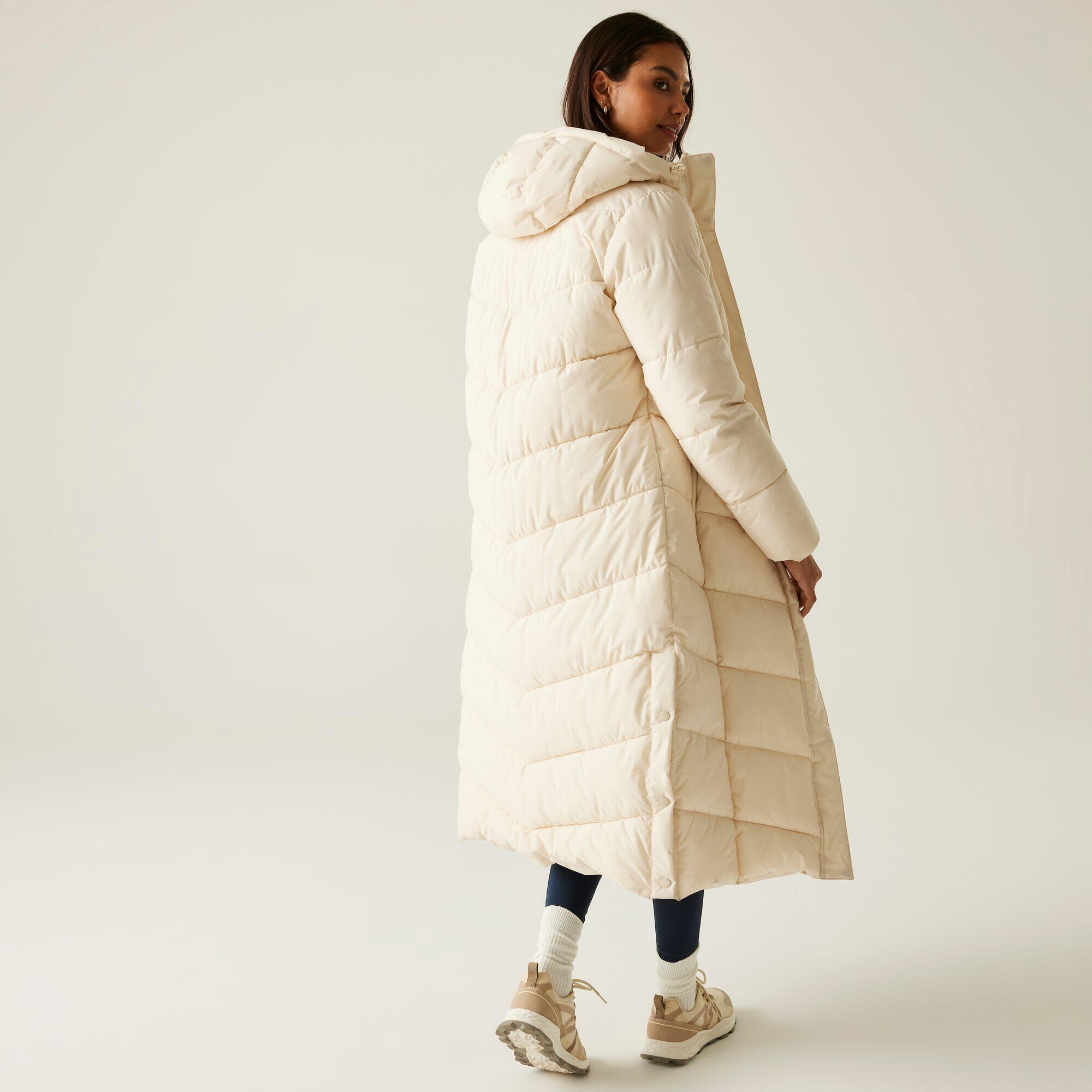 Veste Eloria longue matelassée isolante à capuche pour femme 2/7