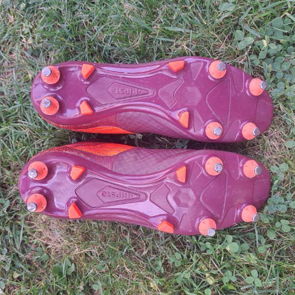 Tussen Particulieren - Bordeaux voetbalschoenen met noppen 3/3