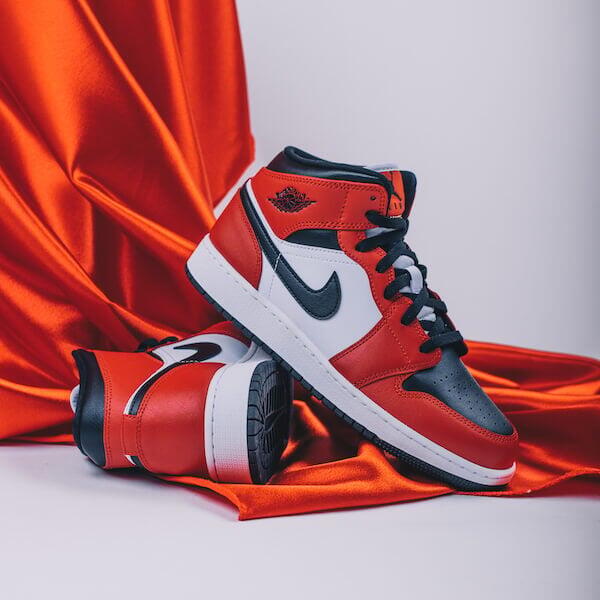 Sportschoenen Air Jordan 1 Mid Chicago Black Toe 4/6