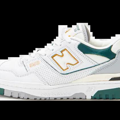 Sneakers - Model 550 - White/Nightwatch Green
