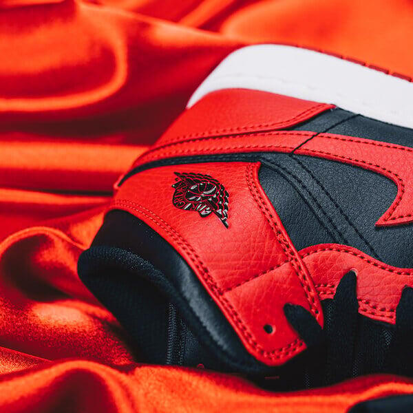 Air Jordan 1 Mid Banned (2020) 5/6