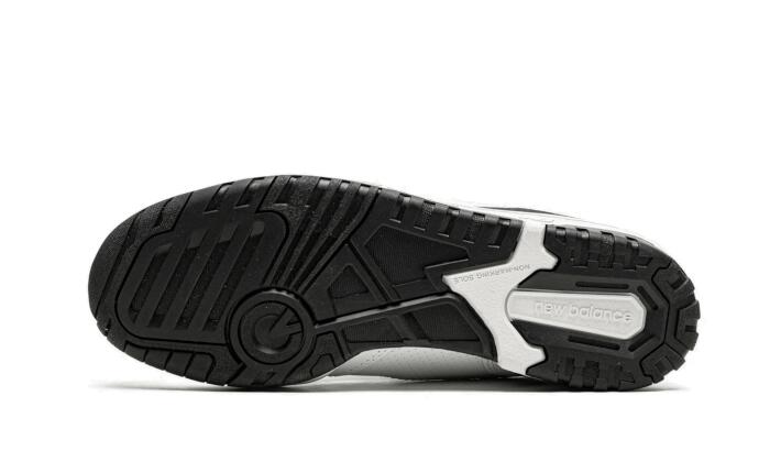550 White Black 3/3