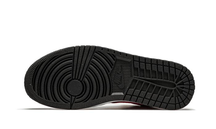 Air Jordan 1 Mid Black Siren Red 3/4