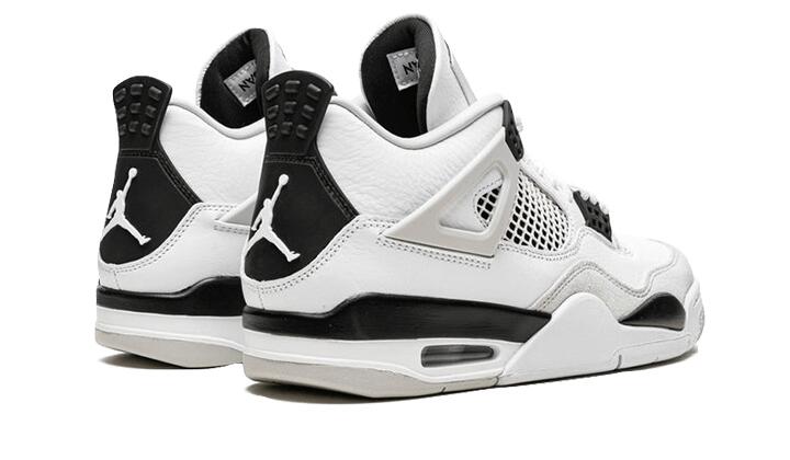 Air Jordan 4 Military Black 2/4