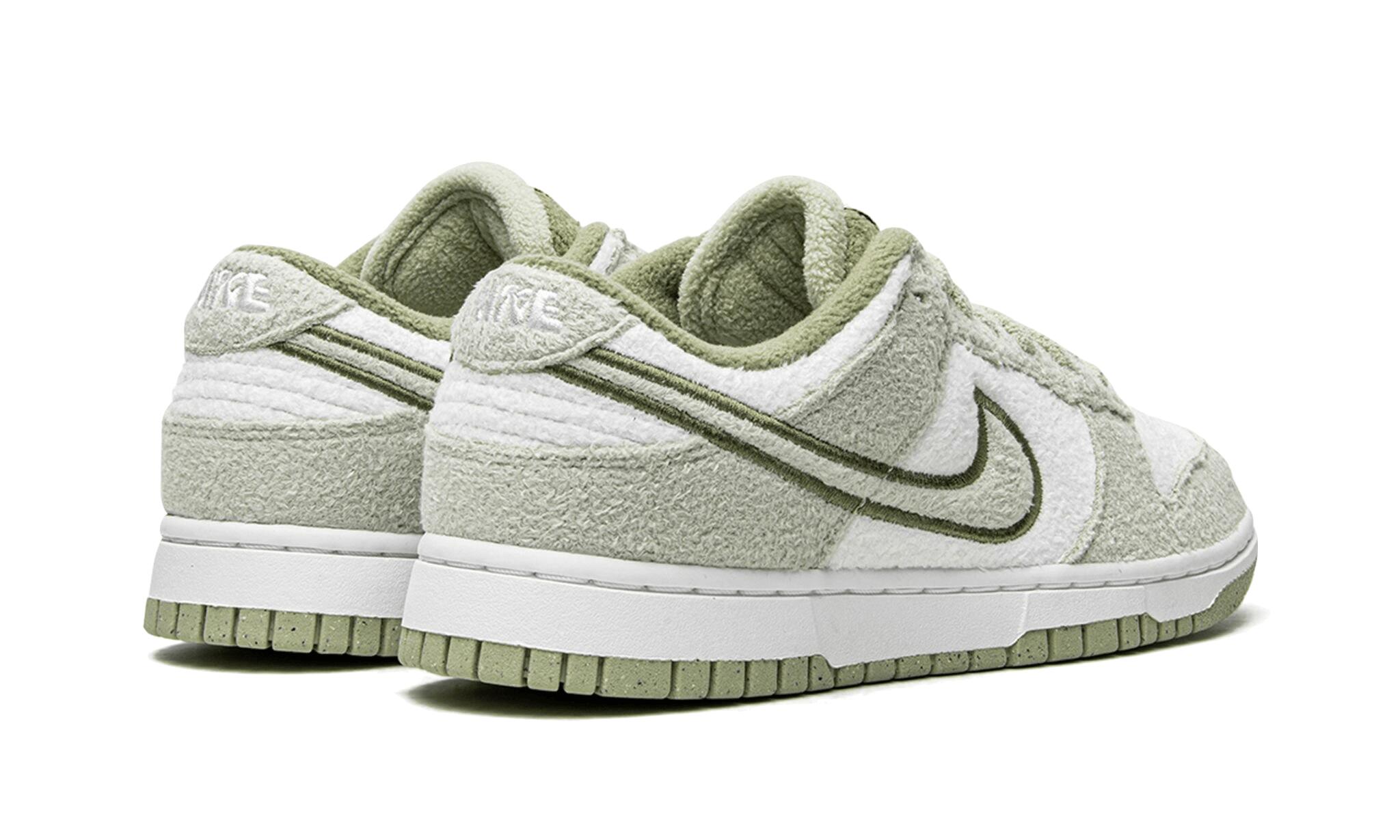 Dunk Low SE Fleece Green 2/4