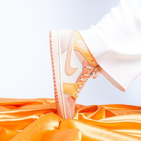 Air Jordan 1 Mid Apricot Orange 6/6