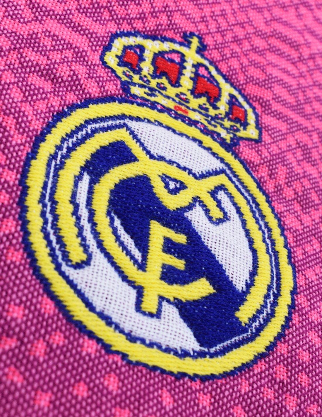 Bufanda Real Madrid Pride 3/4
